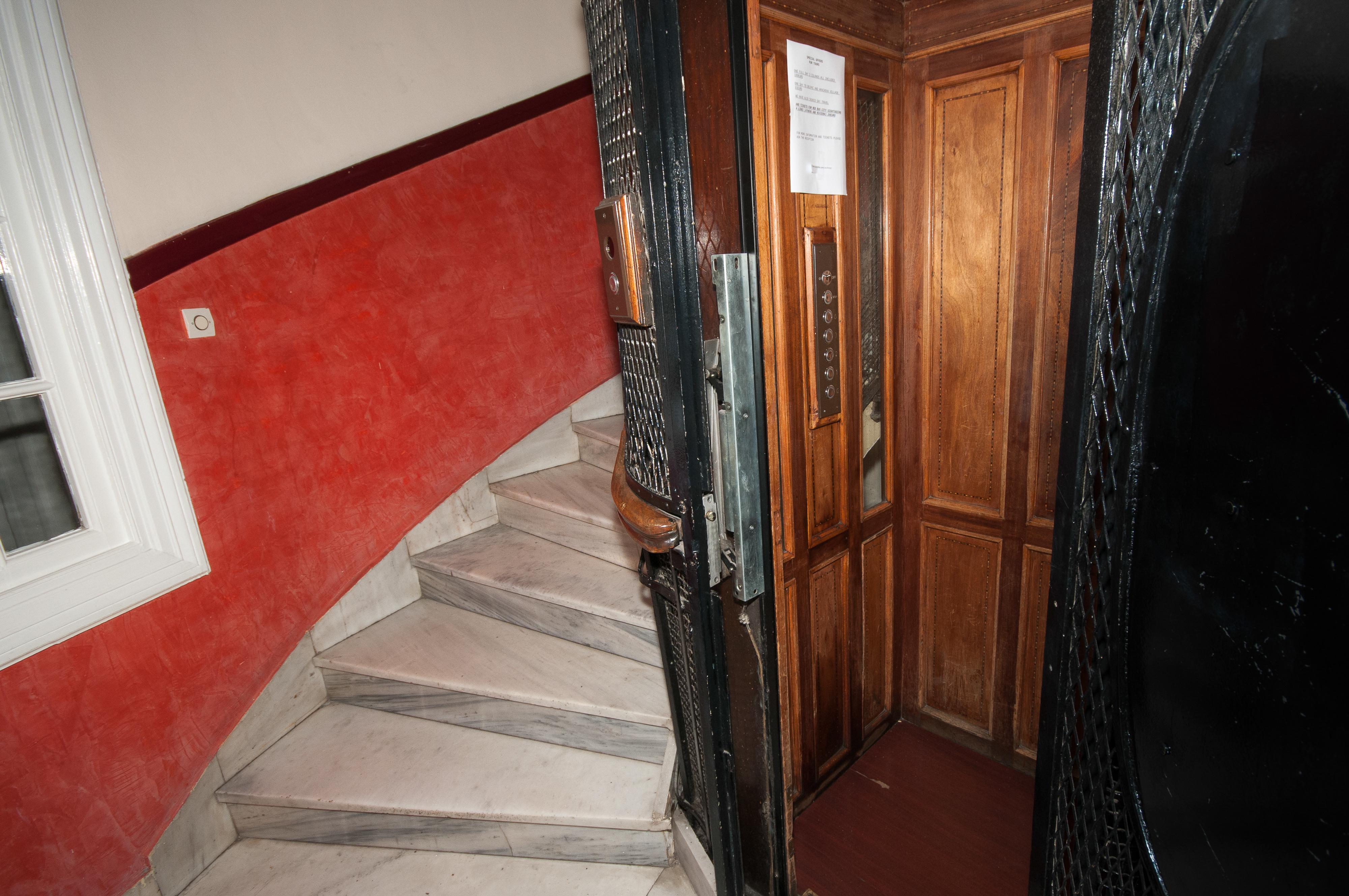Hotel Cecil 2*