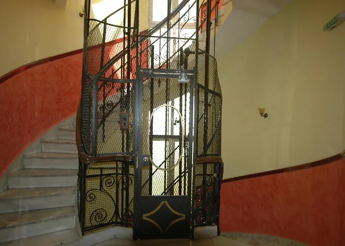 Cecil Hotel