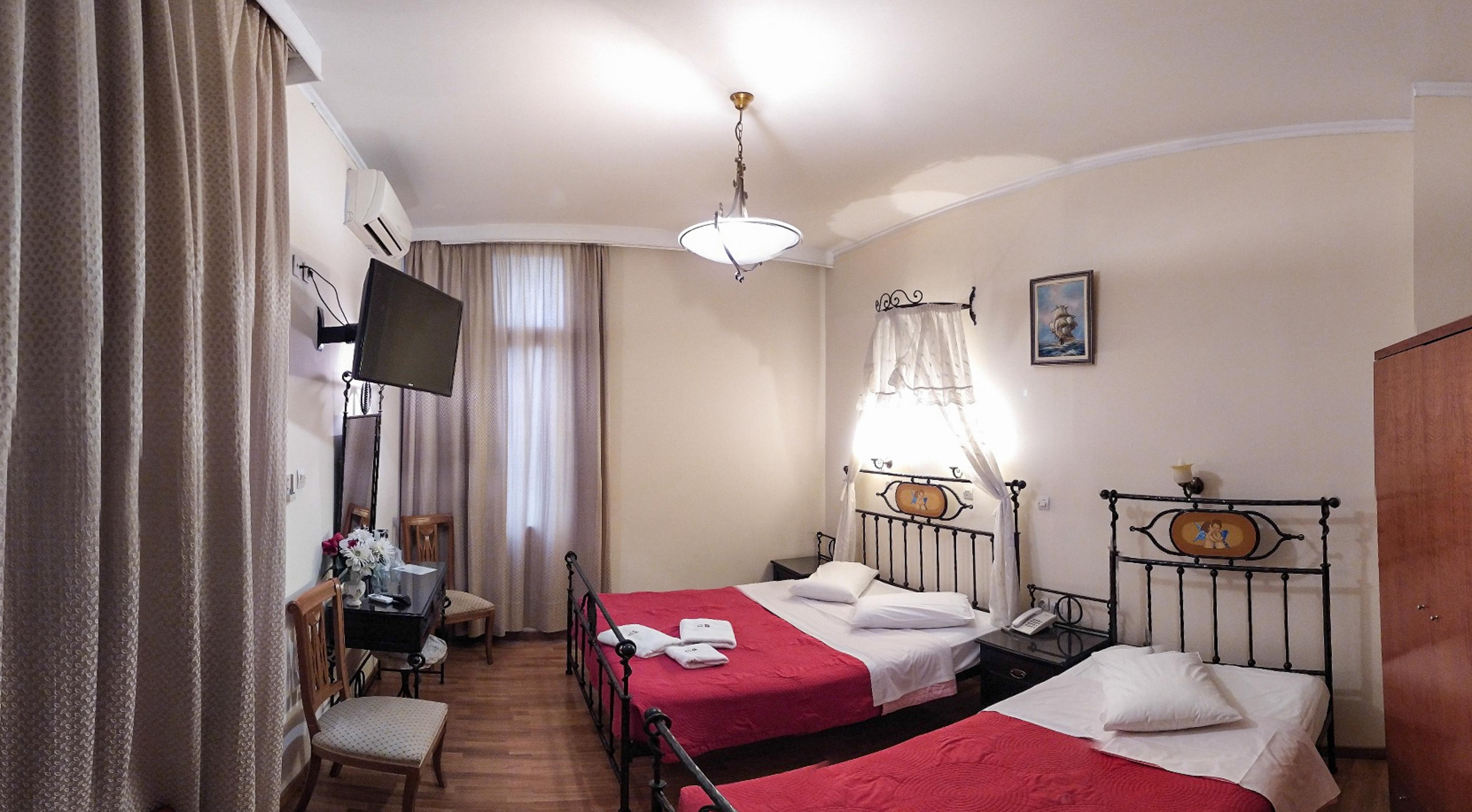 Otel Cecil 2*