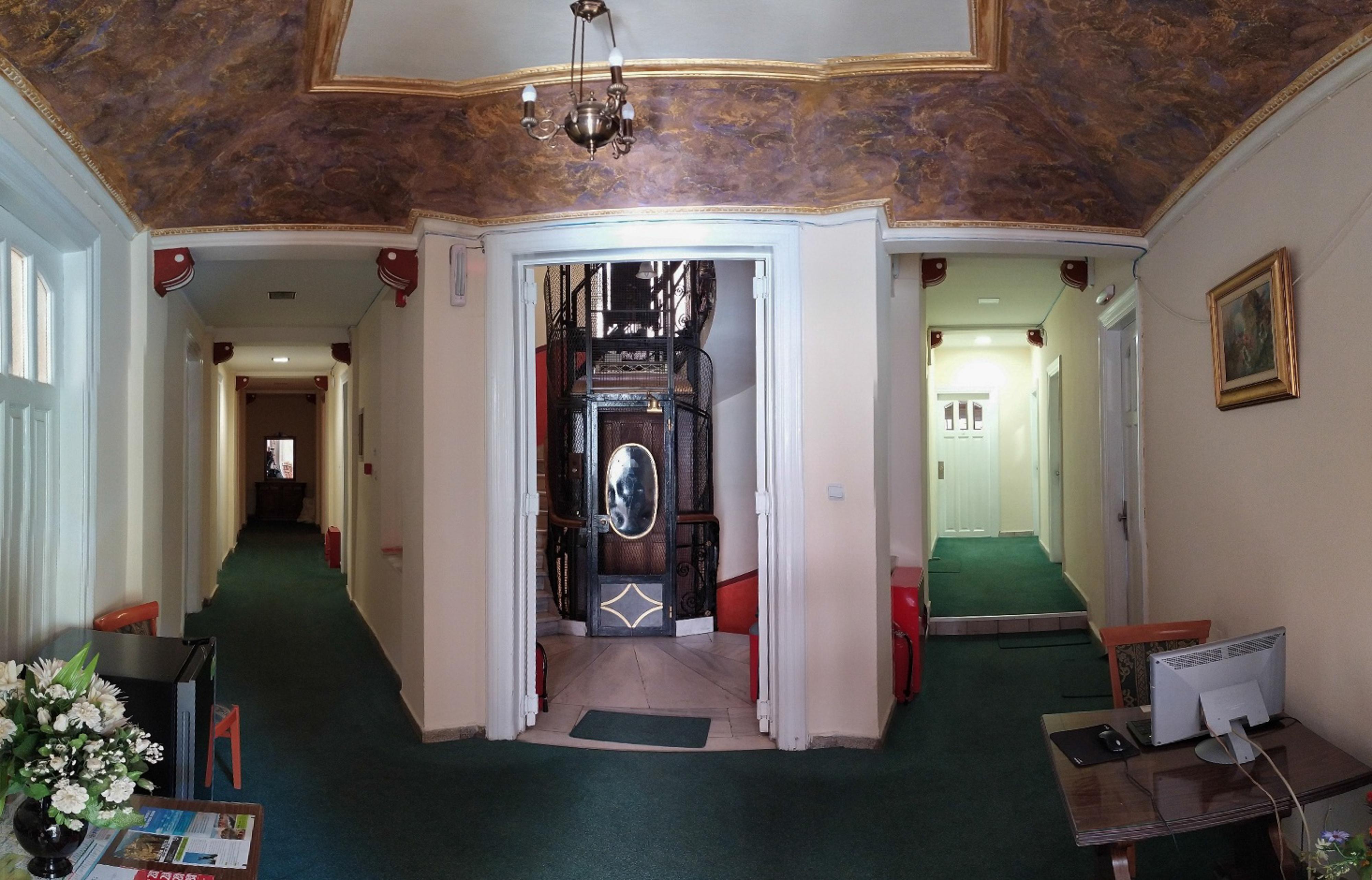 Otel Cecil Atina