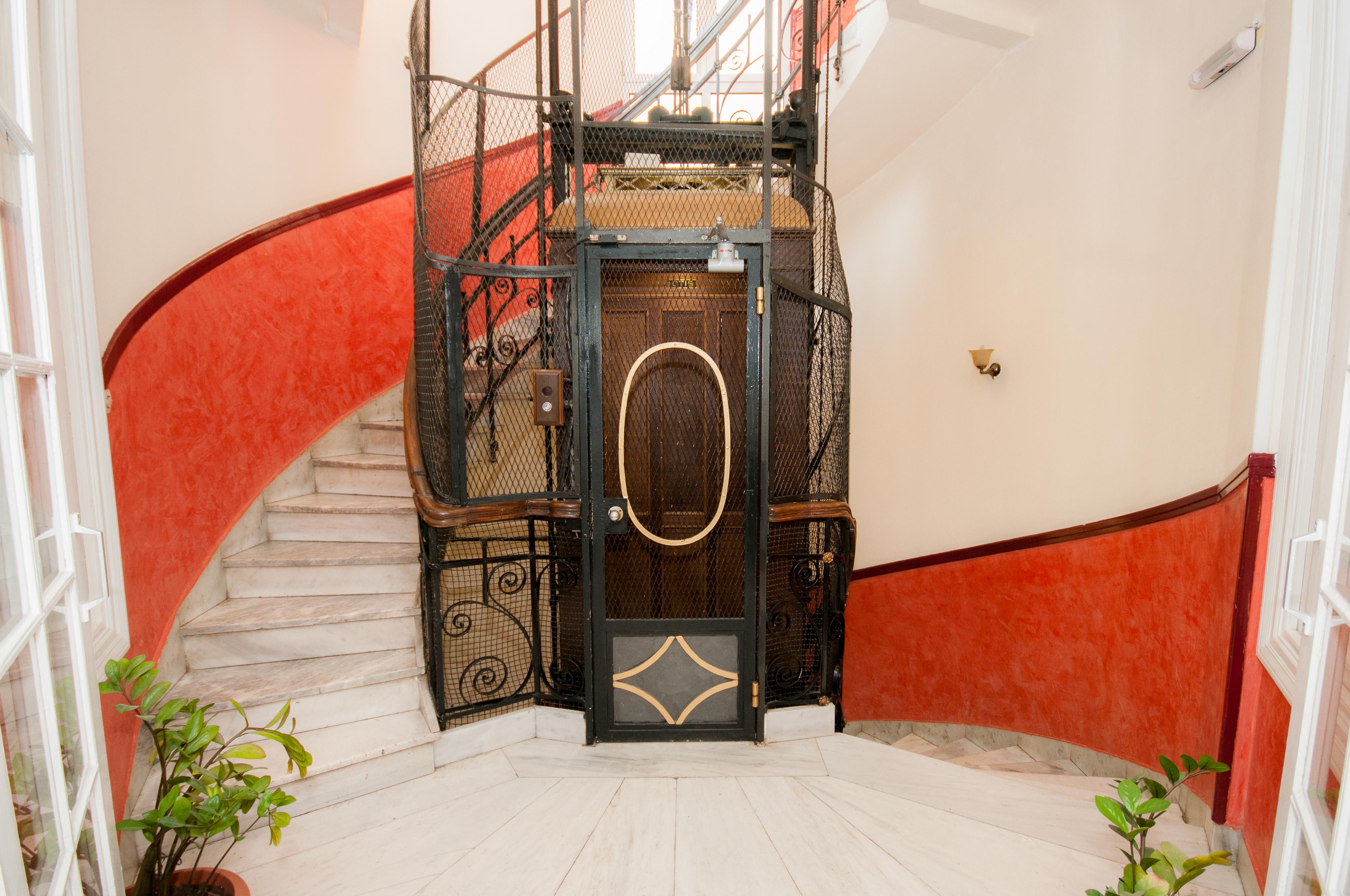 Cecil Otel 2*